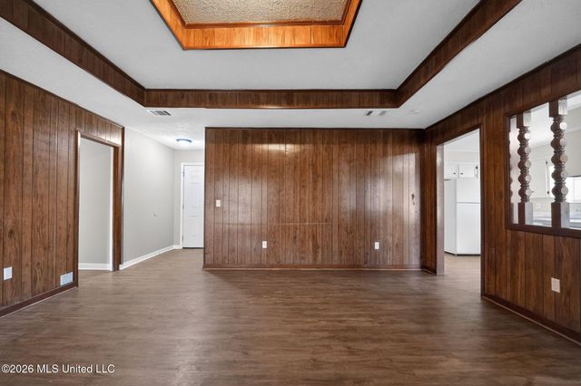 2141 Thousand Oaks Drive, Jackson, MS 39212