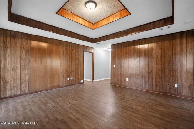 2141 Thousand Oaks Drive, Jackson, MS 39212