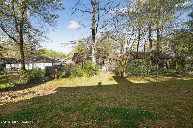 2141 Thousand Oaks Drive, Jackson, MS 39212