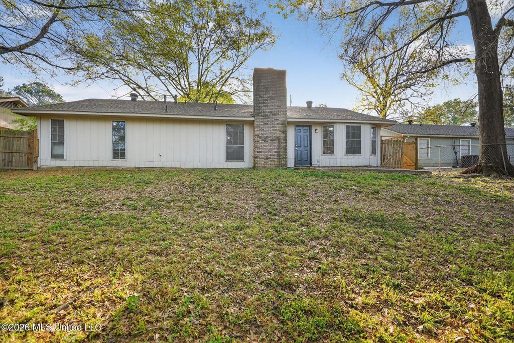2141 Thousand Oaks Drive, Jackson, MS 39212