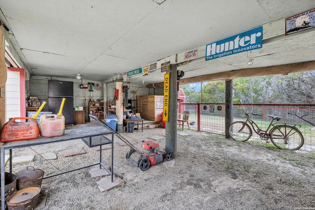 1145 Roadrunner, Canyon Lake, TX 78133