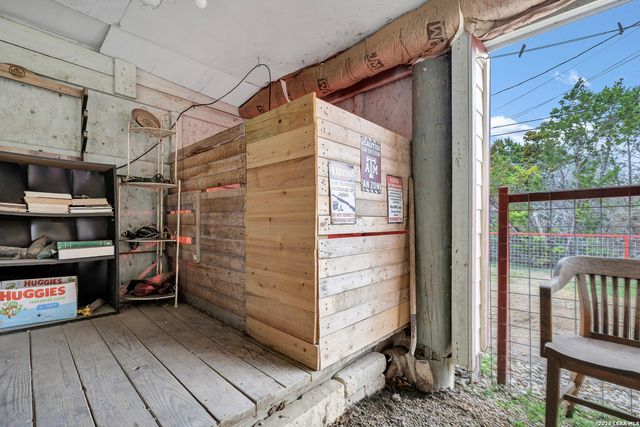 1145 Roadrunner, Canyon Lake, TX 78133