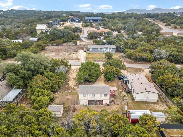 1145 Roadrunner, Canyon Lake, TX 78133