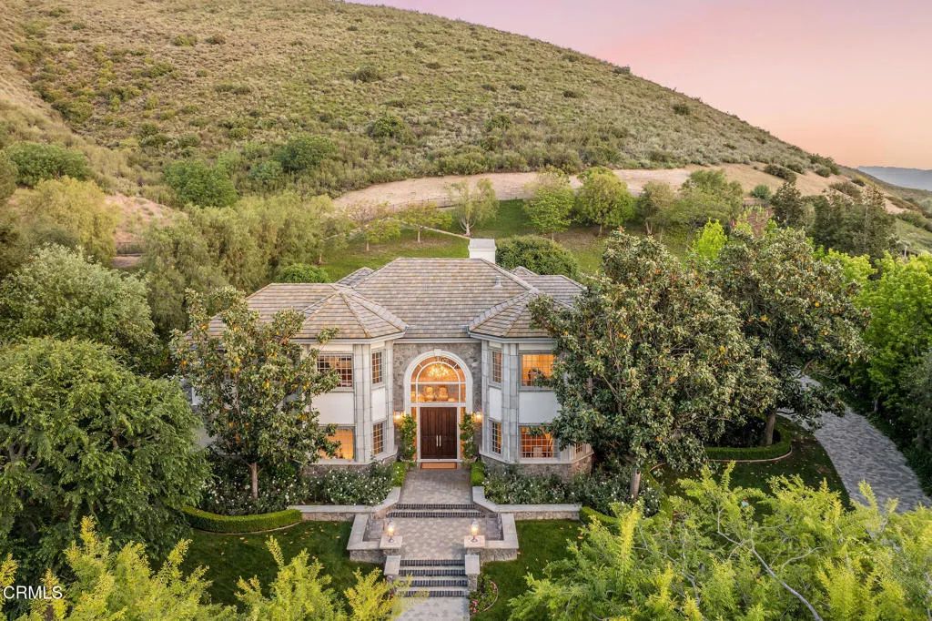 Image 2 of property listing at 5016 Hunter Valley Lane, Westlake Village, CA 91362