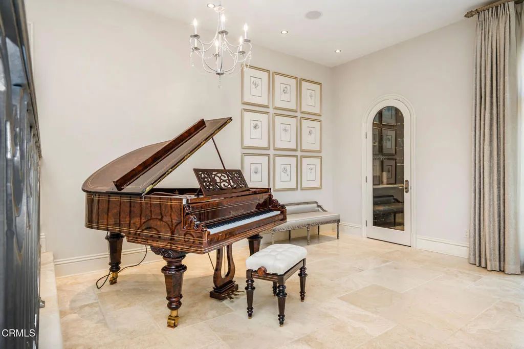 Image 13 of property listing at 5016 Hunter Valley Lane, Westlake Village, CA 91362