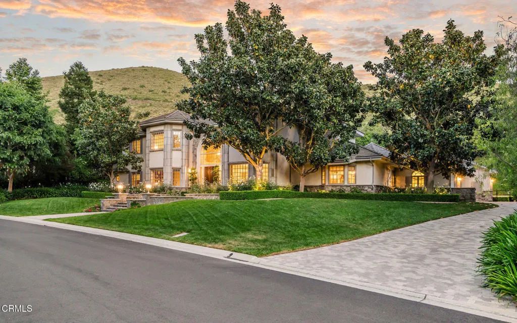 Image 3 of property listing at 5016 Hunter Valley Lane, Westlake Village, CA 91362