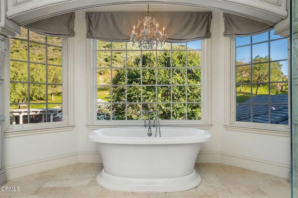 Image 42 of property listing at 5016 Hunter Valley Lane, Westlake Village, CA 91362
