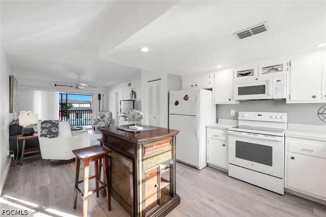 16881 Davis RD 624, Fort Myers, FL 33908