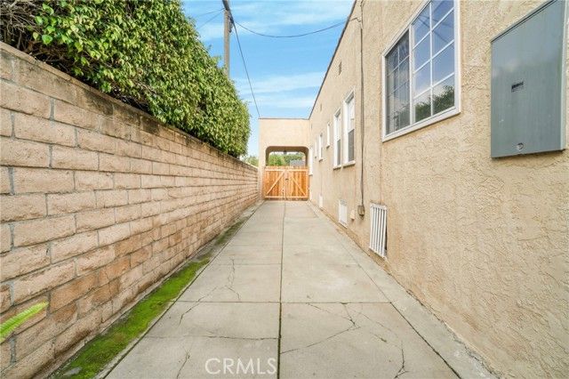 11290 Ivy Place, Los Angeles, CA 90064