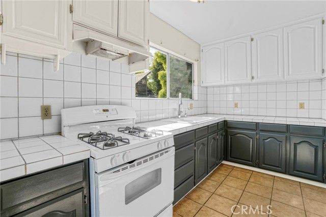 11290 Ivy Place, Los Angeles, CA 90064