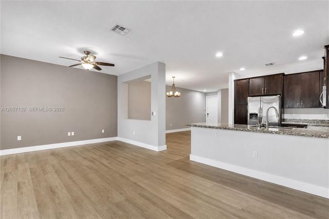 13005 N Riverwalk Cir N, Plantation, FL 33325
