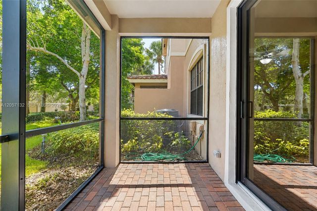 13005 N Riverwalk Cir N, Plantation, FL 33325