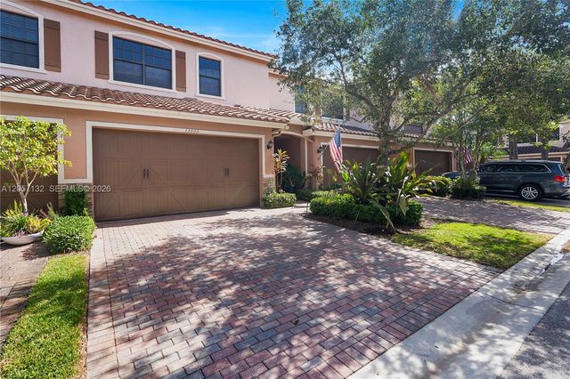 13005 N Riverwalk Cir N, Plantation, FL 33325