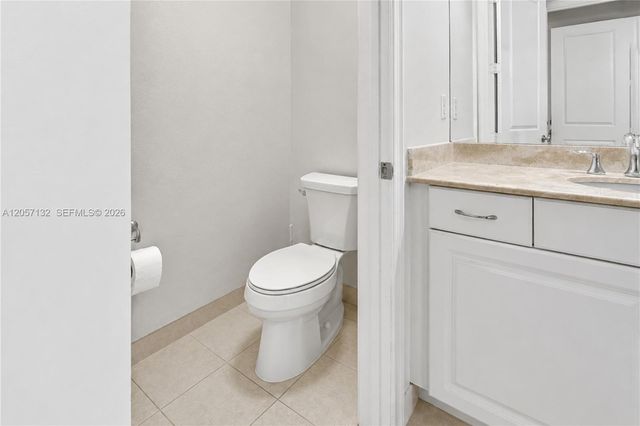 13005 N Riverwalk Cir N, Plantation, FL 33325