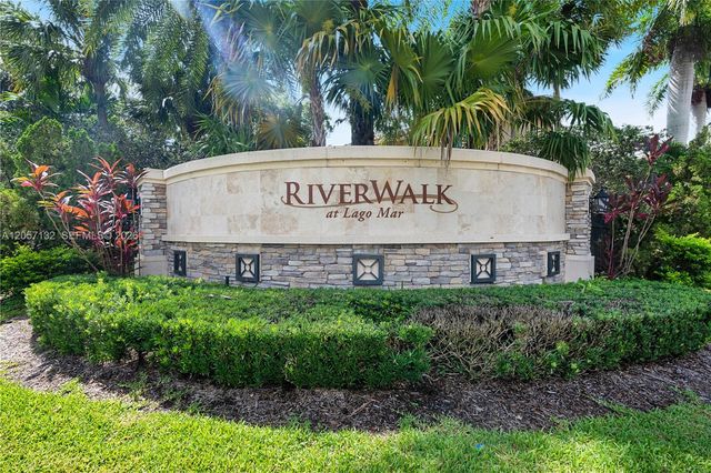 13005 N Riverwalk Cir N, Plantation, FL 33325