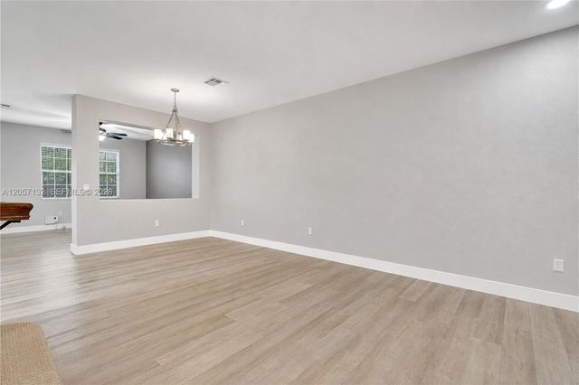 13005 N Riverwalk Cir N, Plantation, FL 33325