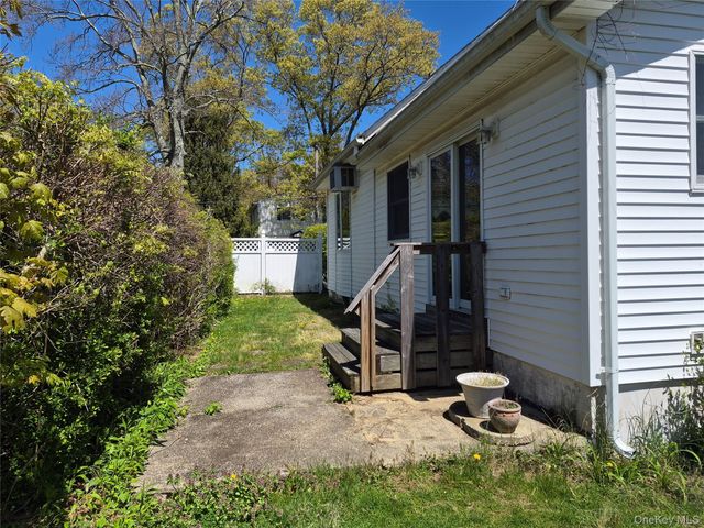 24 Lavender Road, Rocky Point, NY 11778