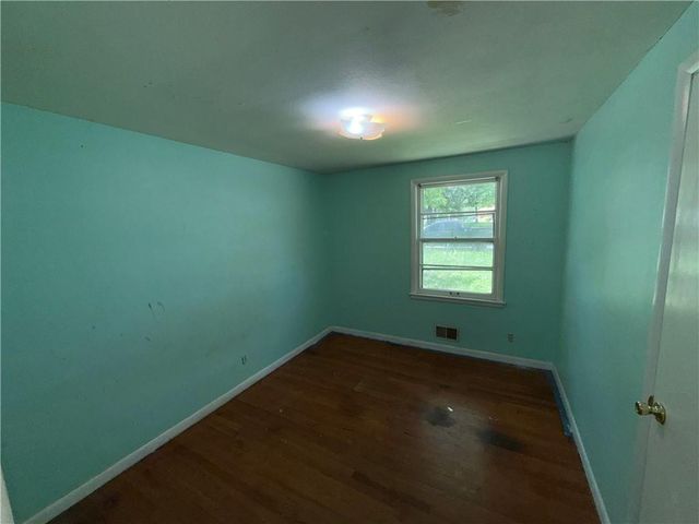 8909 W 81st Street, Overland Park, KS 66204