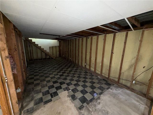 8909 W 81st Street, Overland Park, KS 66204
