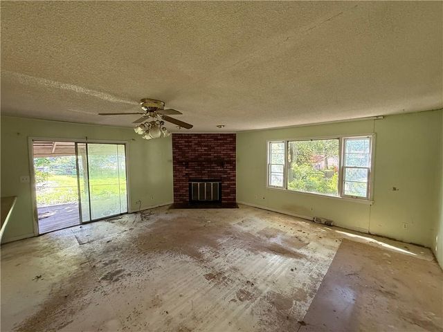 8909 W 81st Street, Overland Park, KS 66204