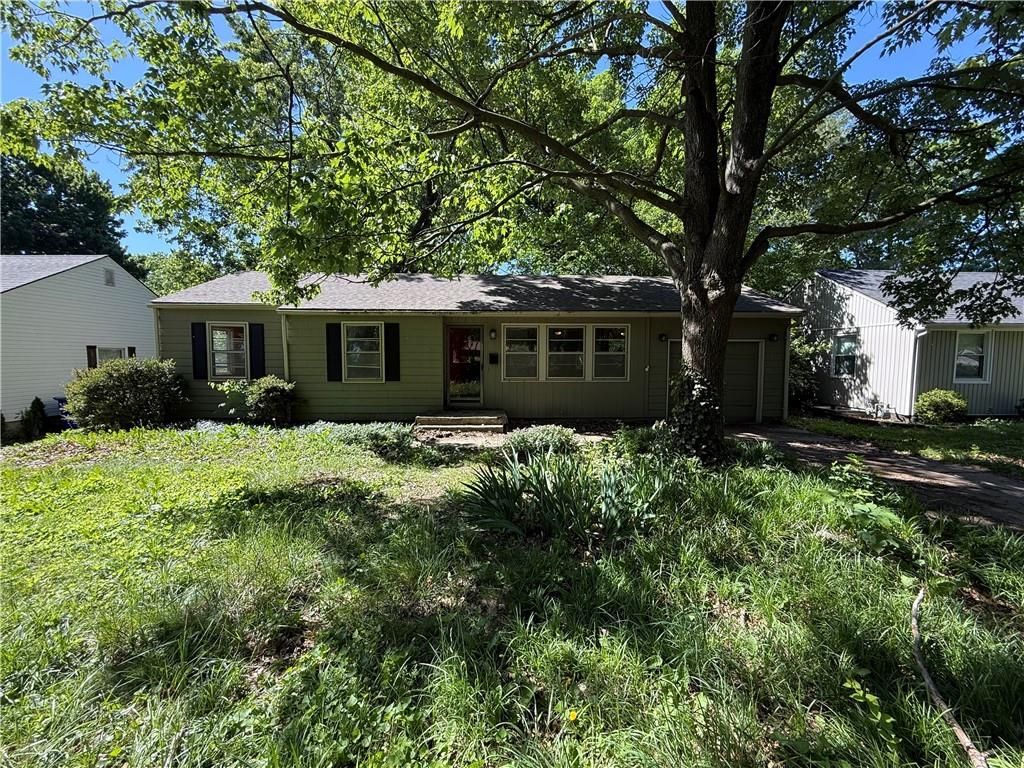 8909 W 81st Street, Overland Park, KS 66204