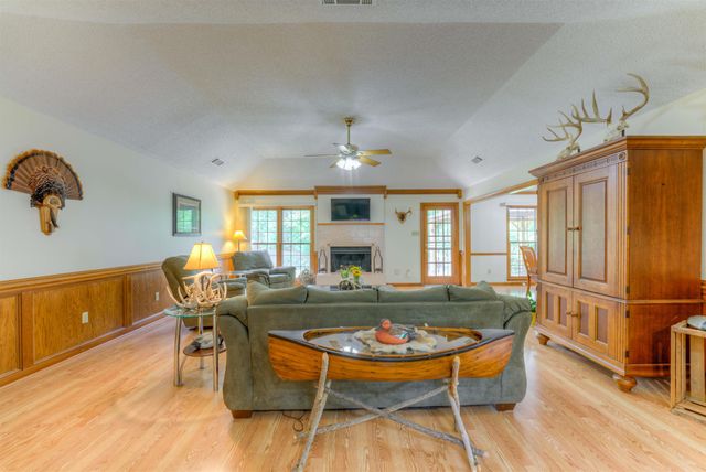 725 CEDAR BRAKE DR, Memphis, TN 38018