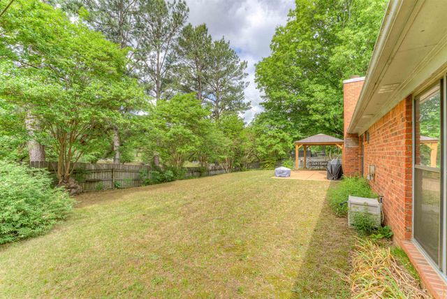 725 CEDAR BRAKE DR, Memphis, TN 38018