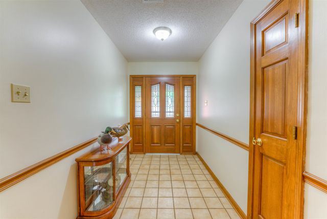 725 CEDAR BRAKE DR, Memphis, TN 38018