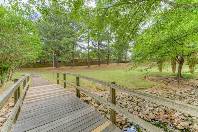 725 CEDAR BRAKE DR, Memphis, TN 38018