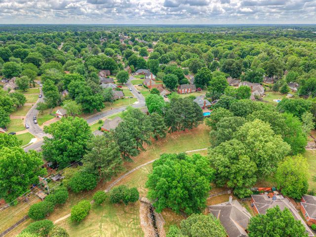 725 CEDAR BRAKE DR, Memphis, TN 38018