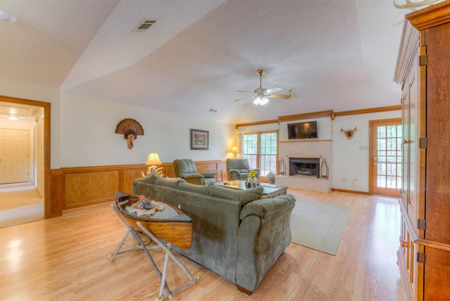 725 CEDAR BRAKE DR, Memphis, TN 38018