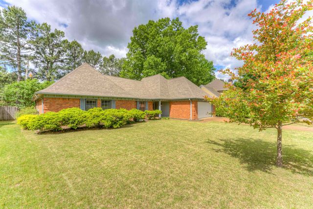725 CEDAR BRAKE DR, Memphis, TN 38018