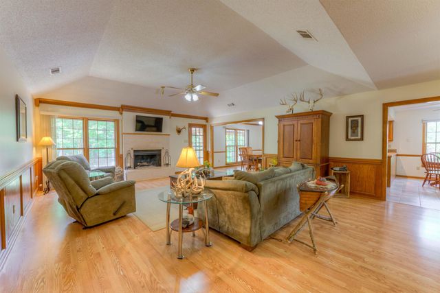725 CEDAR BRAKE DR, Memphis, TN 38018