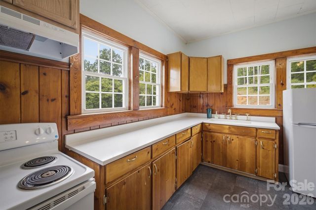 302 Catawba Avenue, Hickory, NC 28601