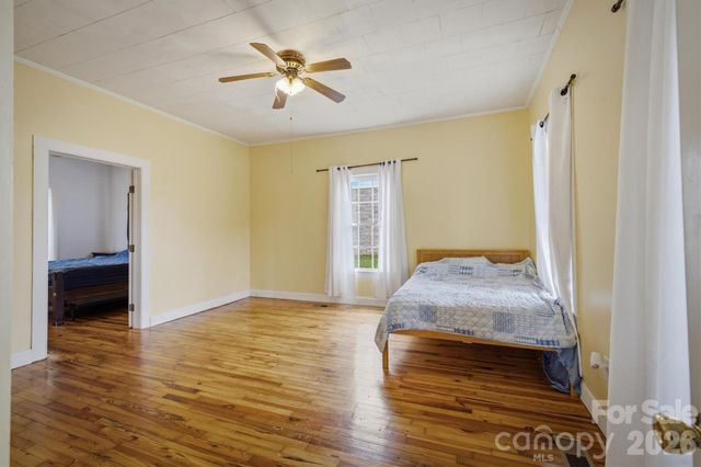 302 Catawba Avenue, Hickory, NC 28601