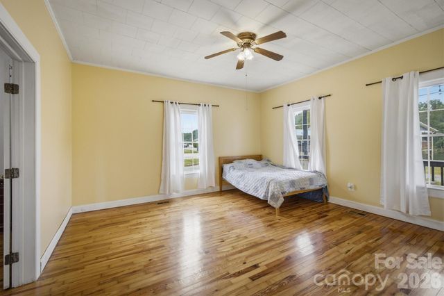 302 Catawba Avenue, Hickory, NC 28601
