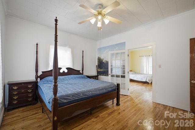 302 Catawba Avenue, Hickory, NC 28601