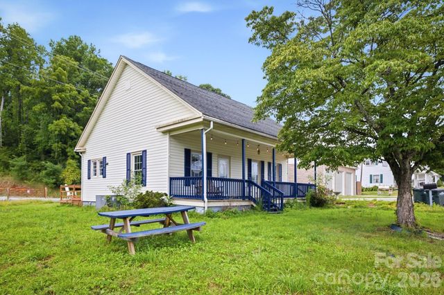 302 Catawba Avenue, Hickory, NC 28601
