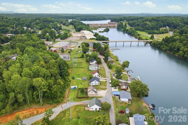 302 Catawba Avenue, Hickory, NC 28601
