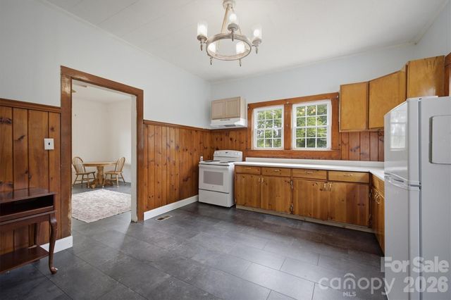 302 Catawba Avenue, Hickory, NC 28601