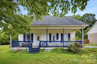 302 Catawba Avenue, Hickory, NC 28601