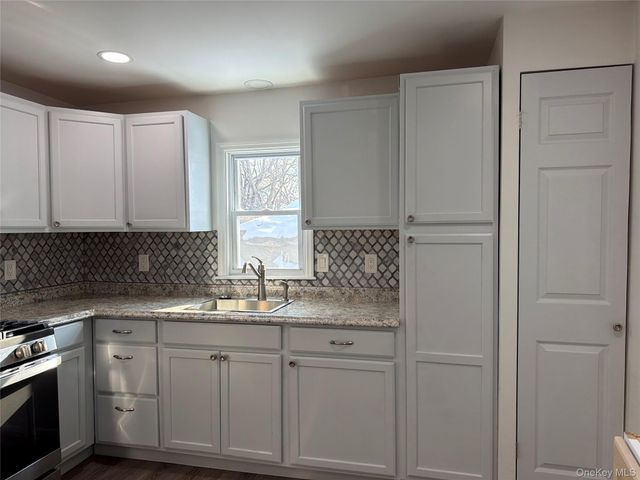 8 Hideaway Lane 4, Marlboro, NY 12542