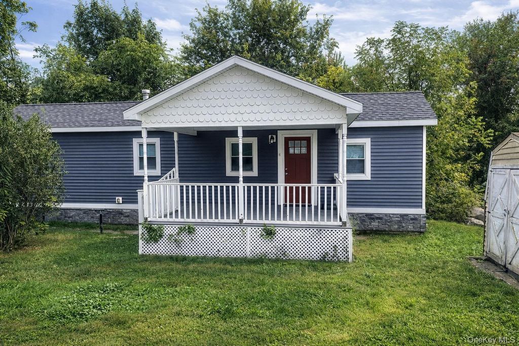 8 Hideaway Lane 4, Marlboro, NY 12542