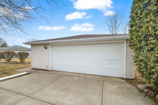 507 Hickory Lane, Munster, IN 46321