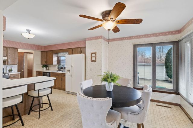 507 Hickory Lane, Munster, IN 46321