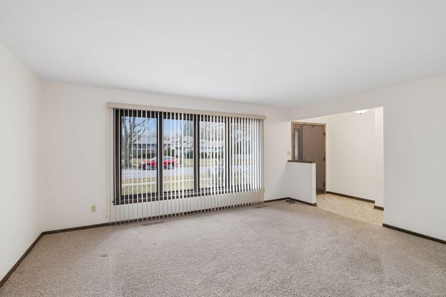 507 Hickory Lane, Munster, IN 46321