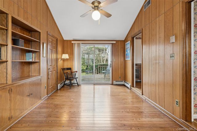 23 Saint Pauls Place, Garden City, NY 11530