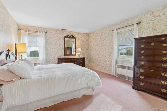 23 Saint Pauls Place, Garden City, NY 11530