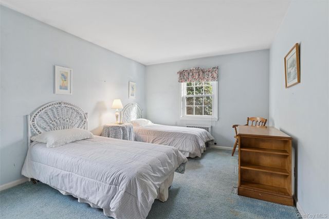 23 Saint Pauls Place, Garden City, NY 11530