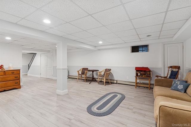 23 Saint Pauls Place, Garden City, NY 11530